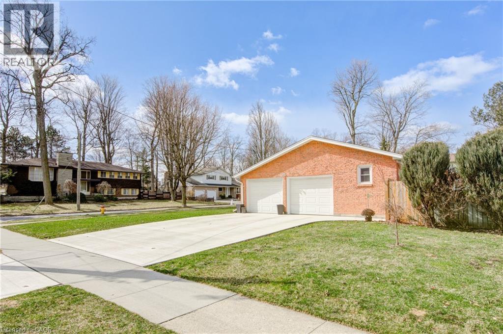 186 Shuh Avenue, Kitchener, Ontario  N2A 1H6 - Photo 3 - 40825252