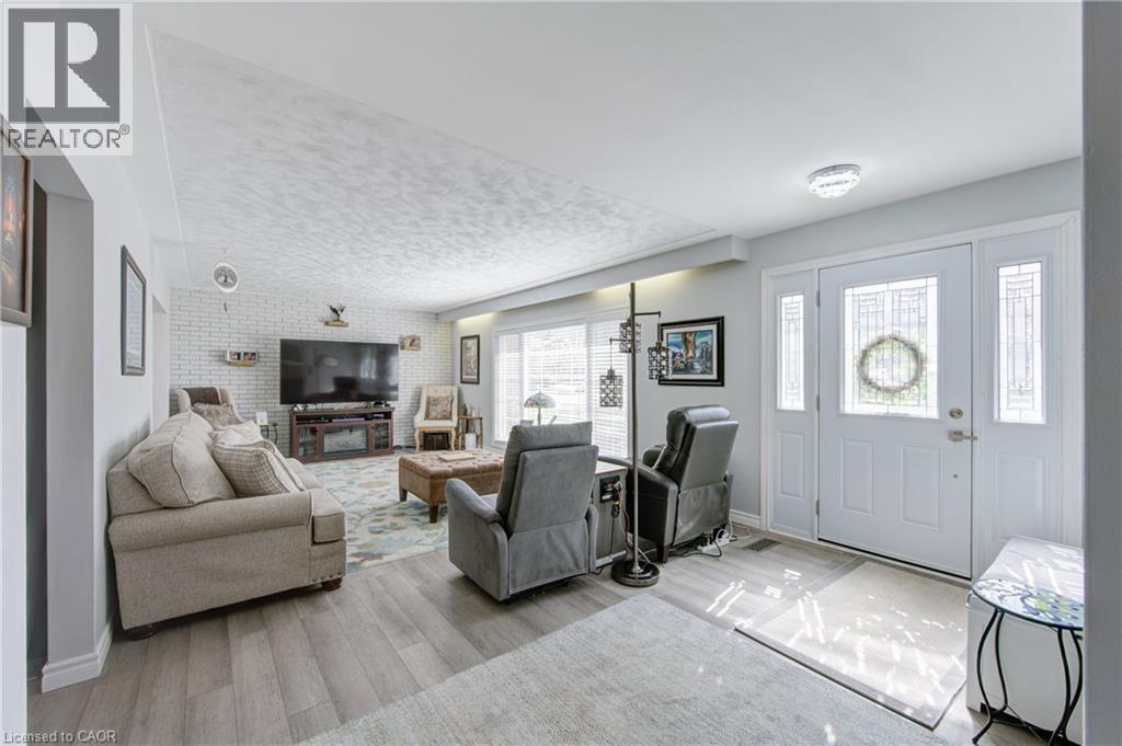 186 Shuh Avenue, Kitchener, Ontario  N2A 1H6 - Photo 5 - 40825252