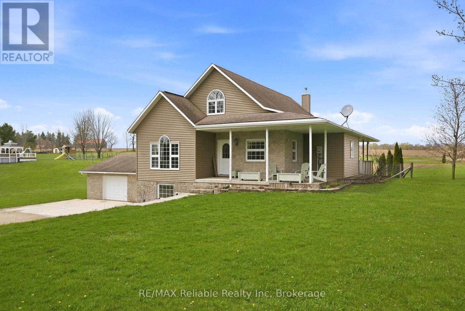 69 Queen Street, Morris Turnberry, Ontario  N0G 1G0 - Photo 2 - X13060378