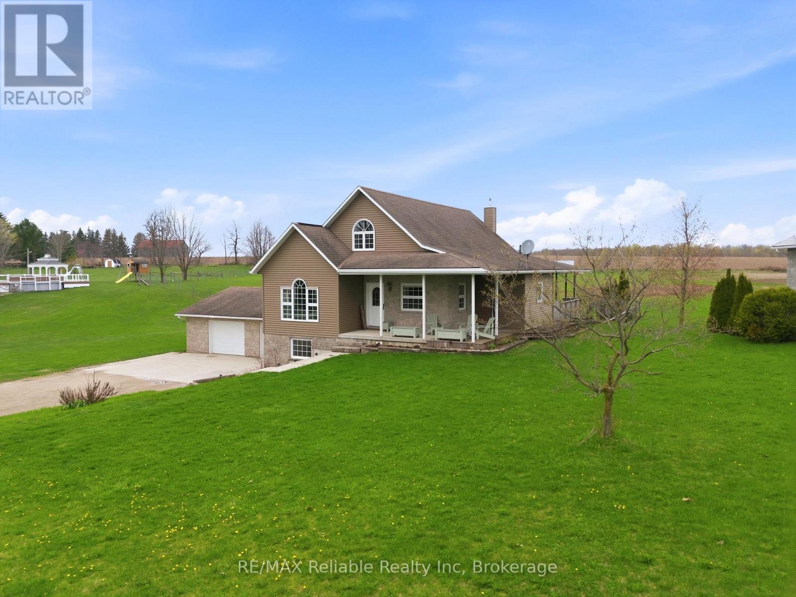 69 Queen Street, Morris Turnberry, Ontario  N0G 1G0 - Photo 3 - X13060378