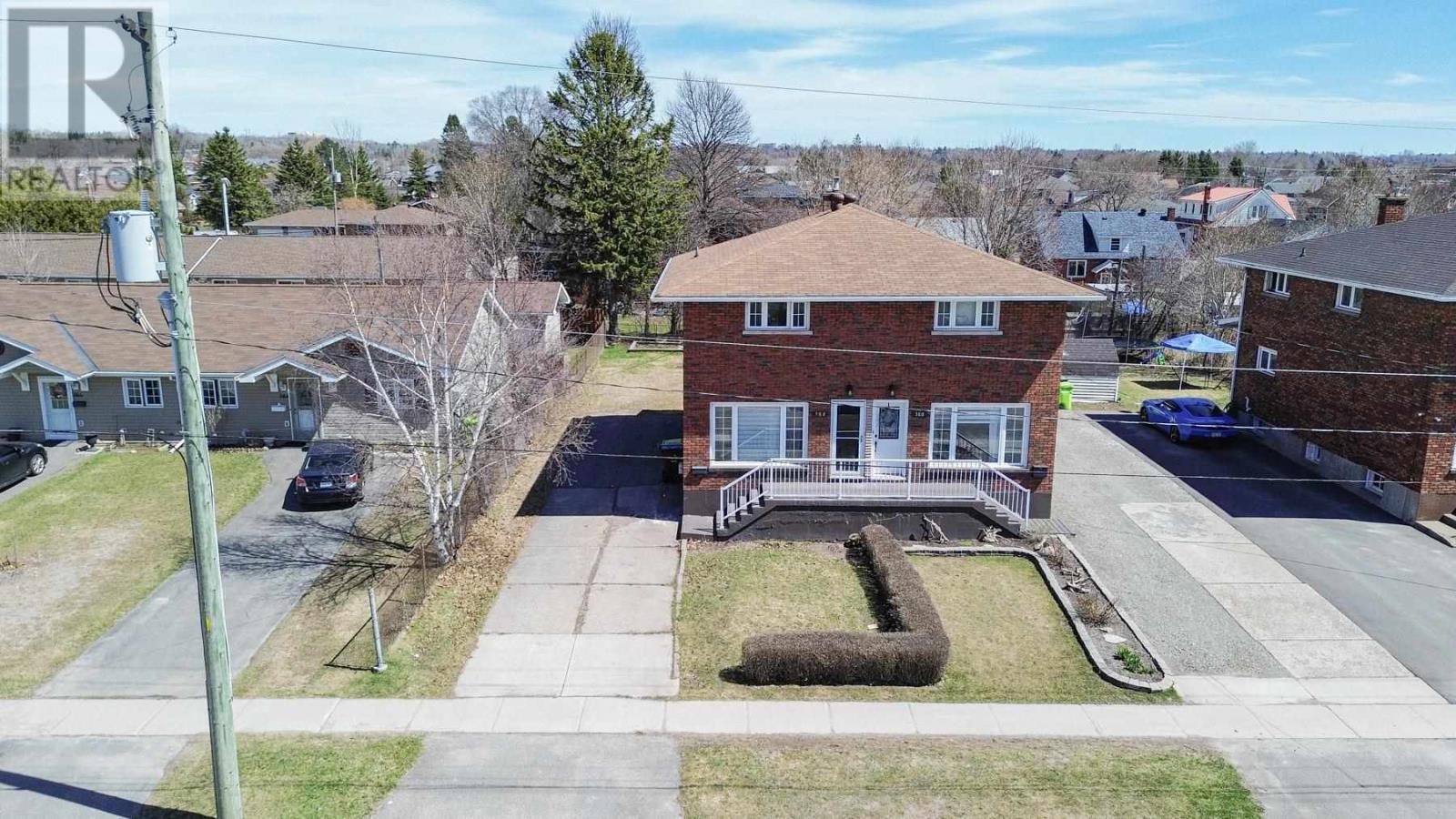 382 Farwell Ter, Sault Ste. Marie, Ontario  P6C 4B7 - Photo 2 - SM260817