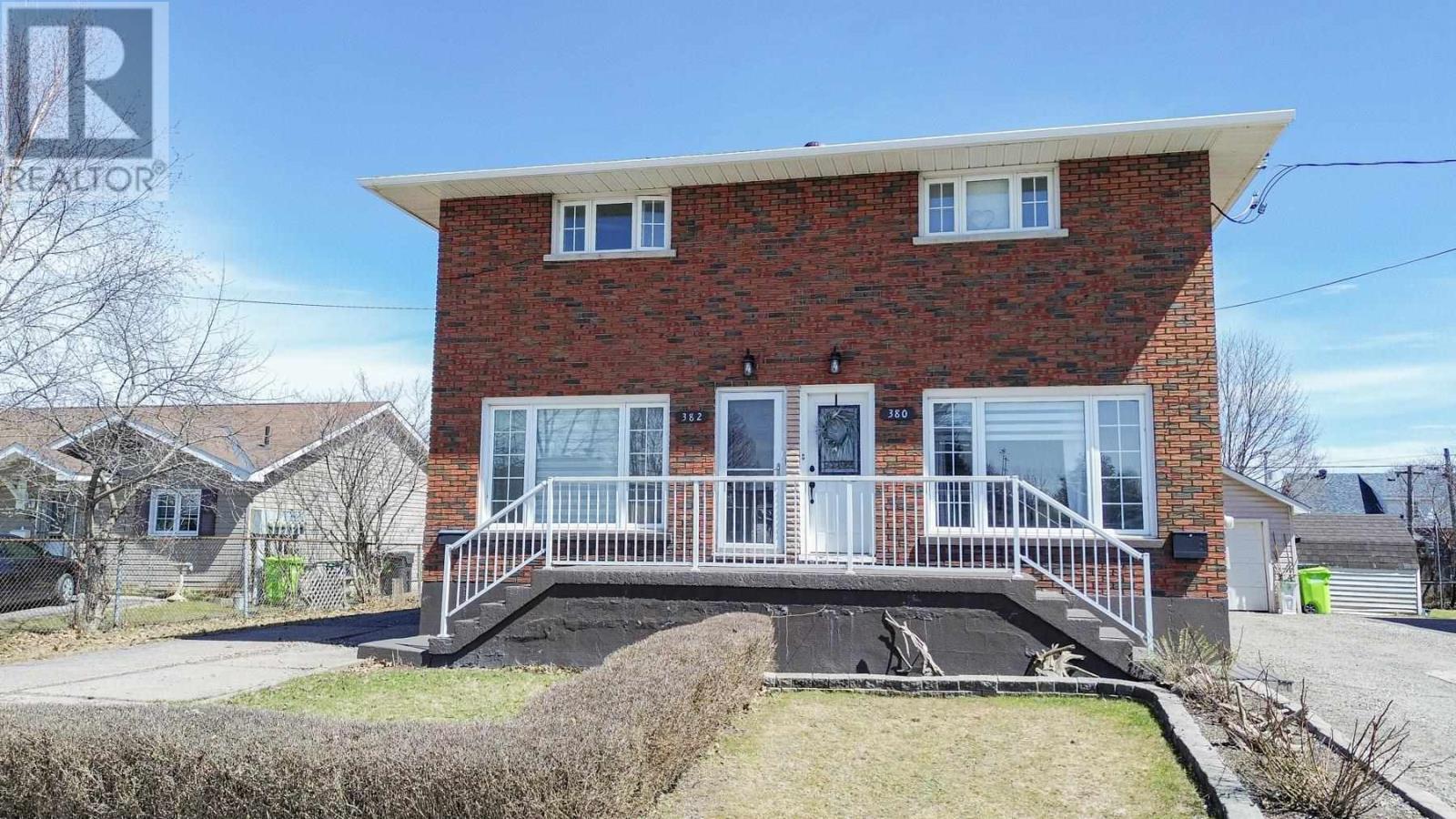 382 Farwell Ter, Sault Ste. Marie, Ontario  P6C 4B7 - Photo 4 - SM260817