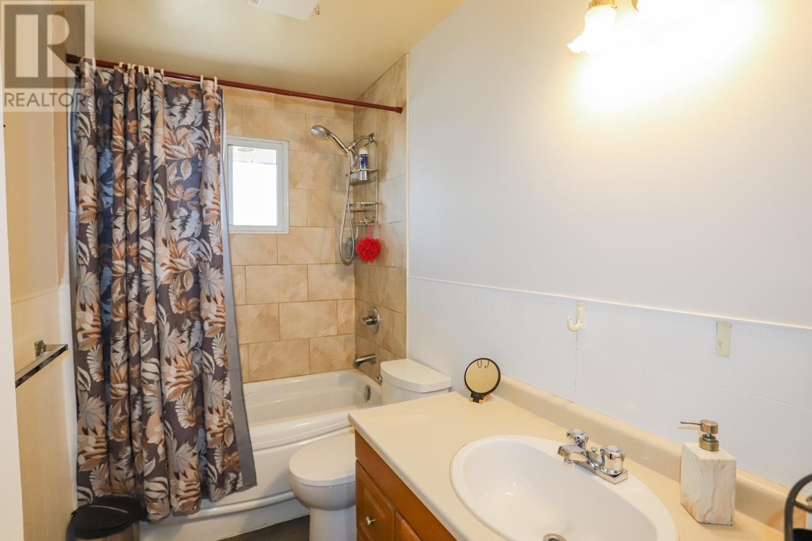 382 Farwell Ter, Sault Ste. Marie, Ontario  P6C 4B7 - Photo 9 - SM260817