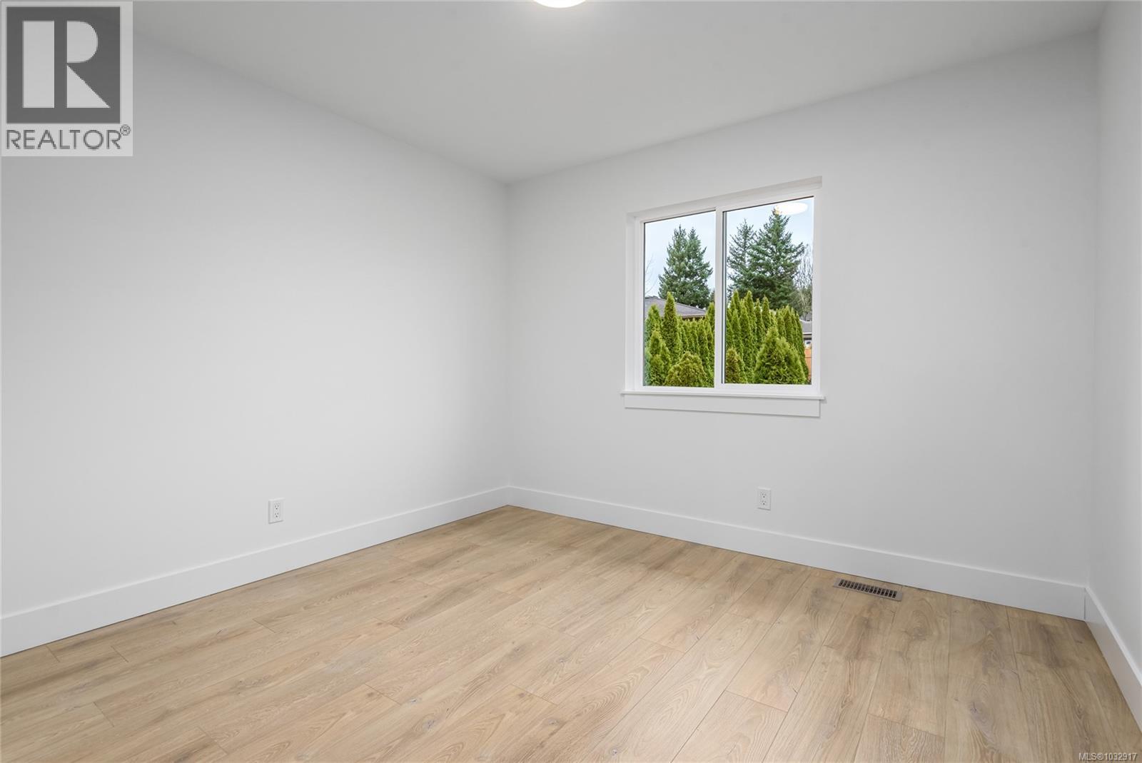 A 1044 Lazo Rd, Comox, British Columbia  V9M 3W9 - Photo 30 - 1032917