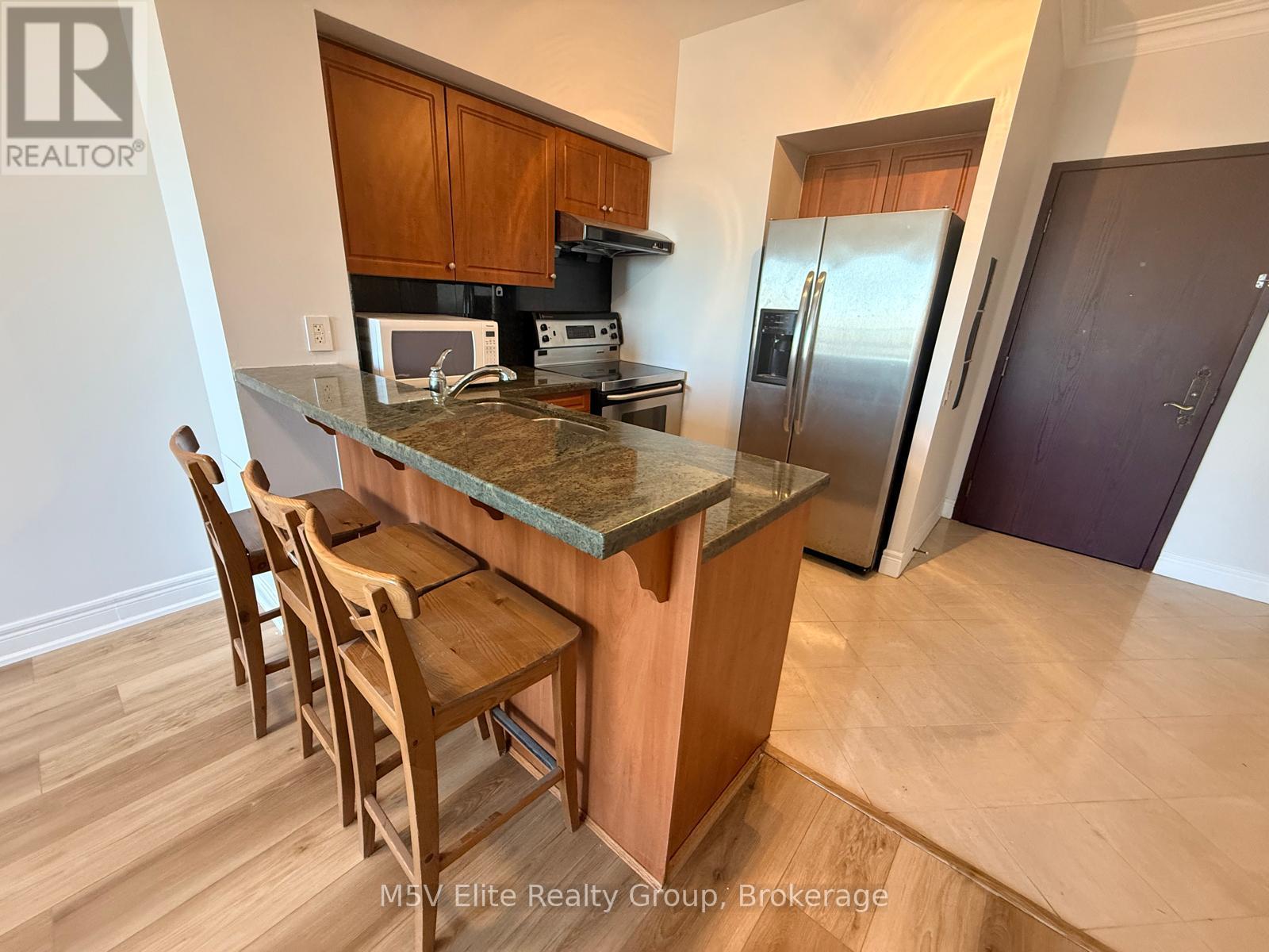 908 - 1 Clairtrell Road, Toronto (Willowdale East), Ontario  M2N 7H6 - Photo 2 - C13060398