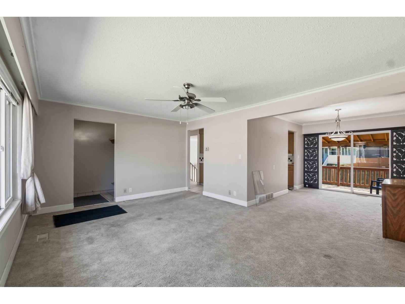 31806 Carlsrue Avenue, Abbotsford, British Columbia  V2T 2J5 - Photo 4 - R3115862