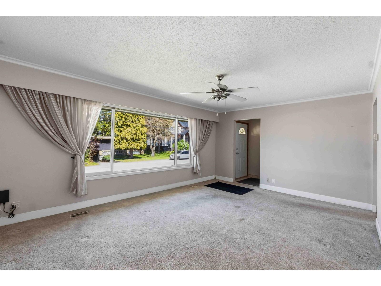 31806 Carlsrue Avenue, Abbotsford, British Columbia  V2T 2J5 - Photo 3 - R3115862