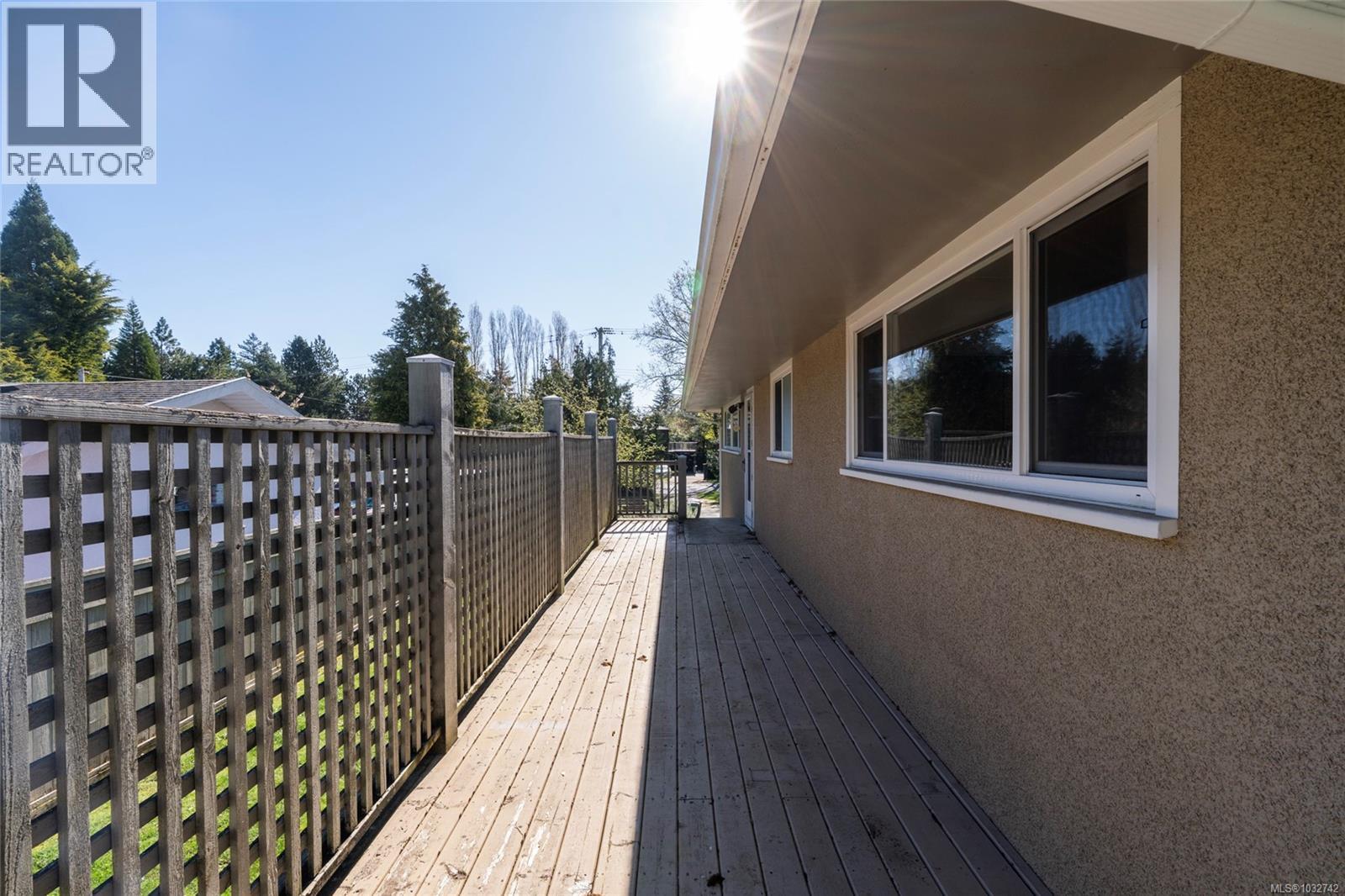 1794 Barrie Rd, Saanich, British Columbia  V8N 2W7 - Photo 46 - 1032742