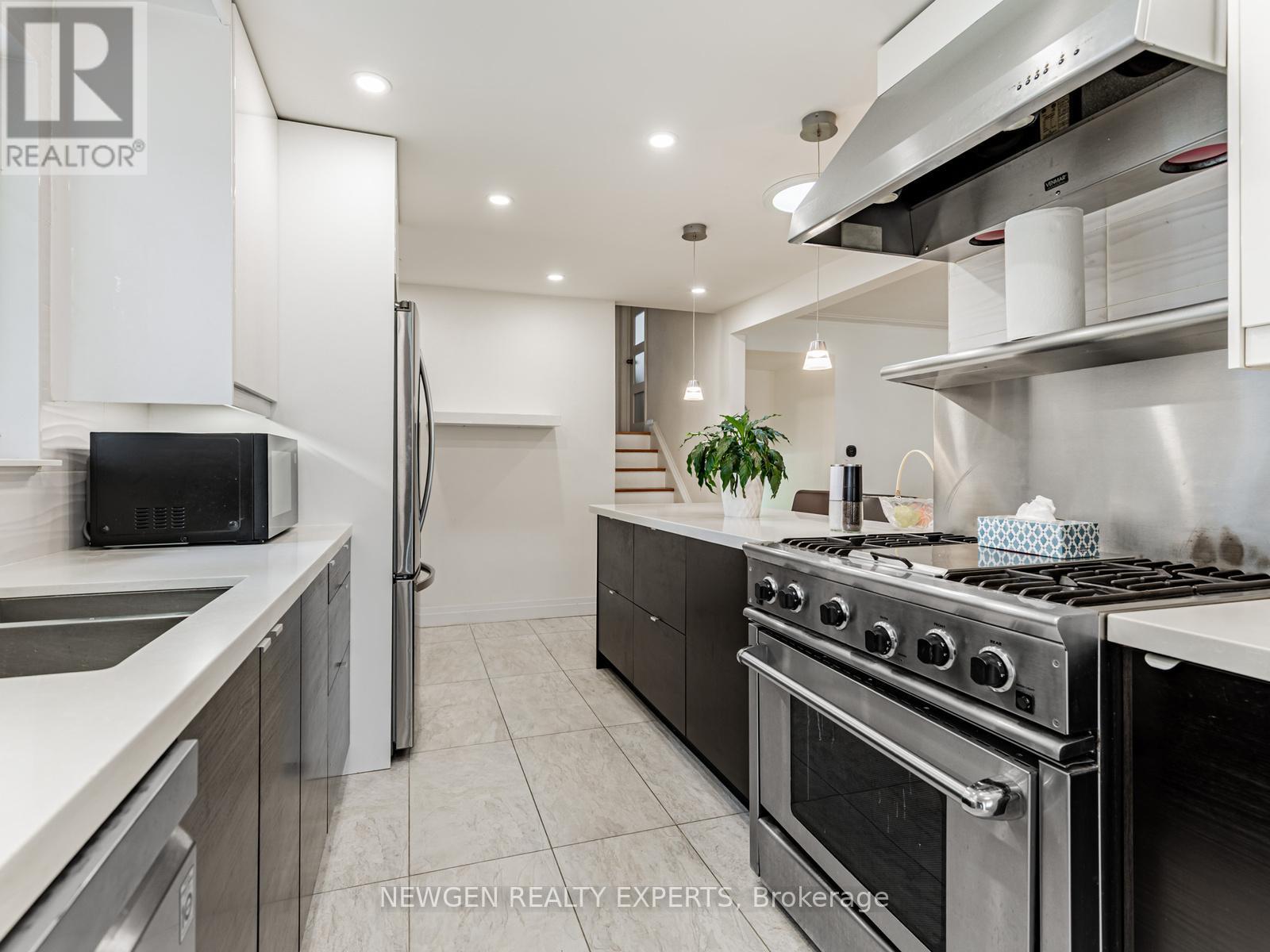 80 Sherwood Forest Drive, Markham, Ontario  L3P 1R1 - Photo 7 - N13060402