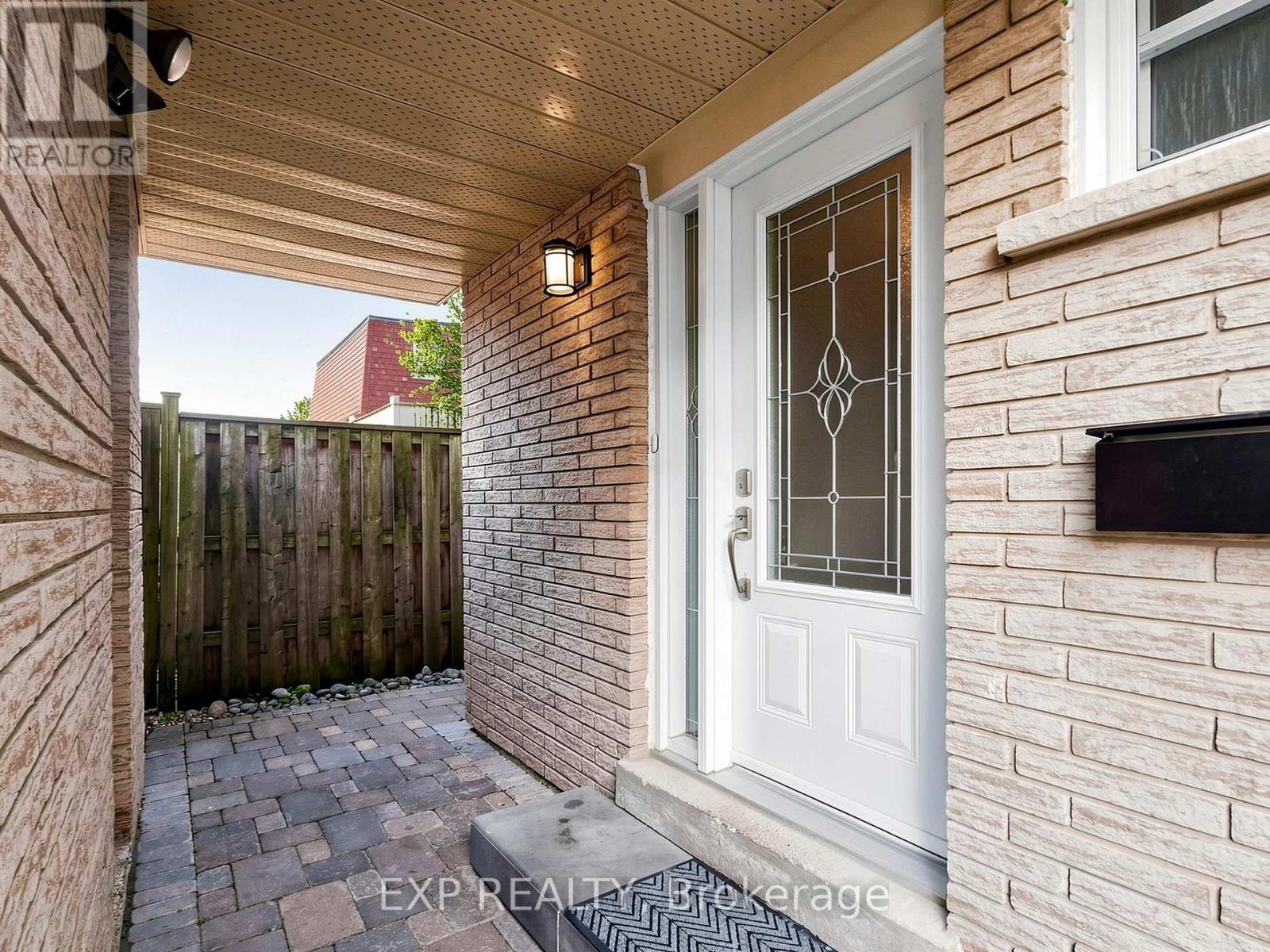 598 Stonebridge Lane, Pickering, Ontario  L1W 3B3 - Photo 5 - E13059950