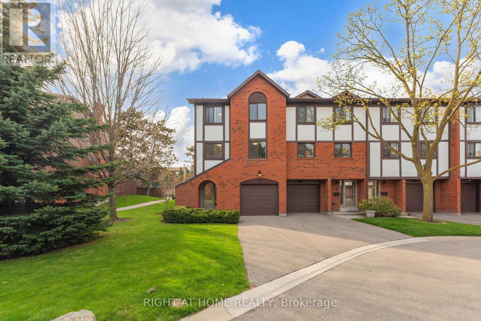 9 - 4165 FIELDGATE DRIVE, Mississauga, Ontario