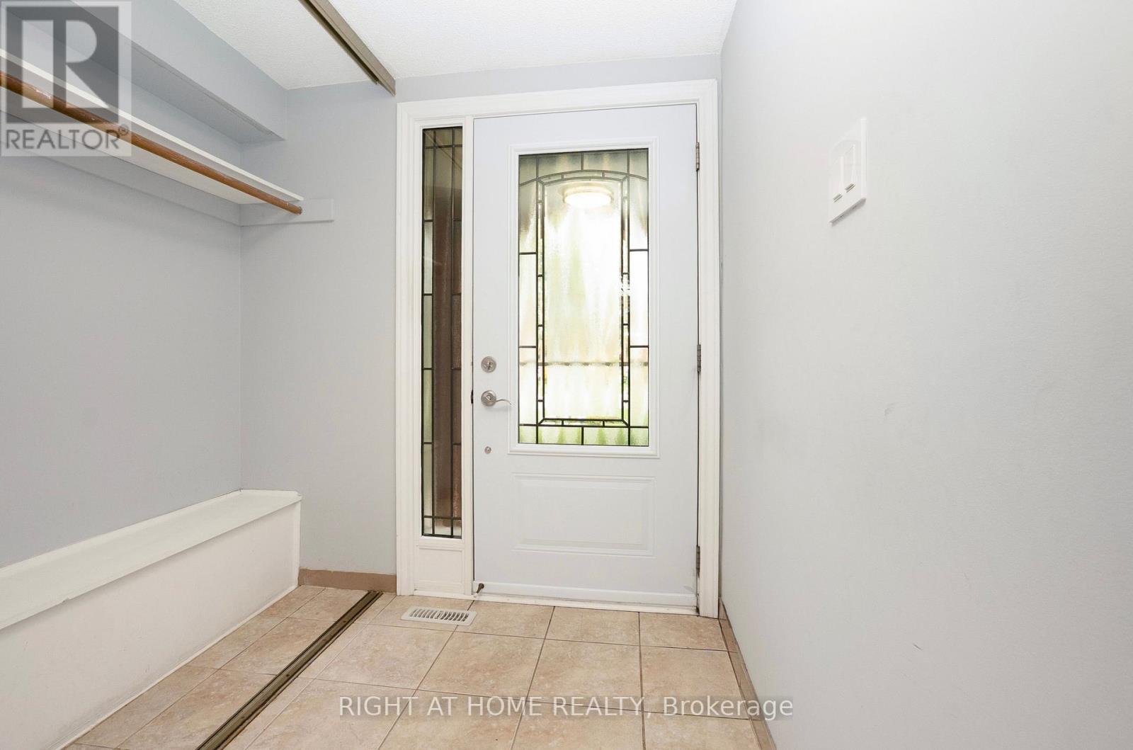 9 - 4165 Fieldgate Drive, Mississauga, Ontario  L4W 2M9 - Photo 6 - W13060390