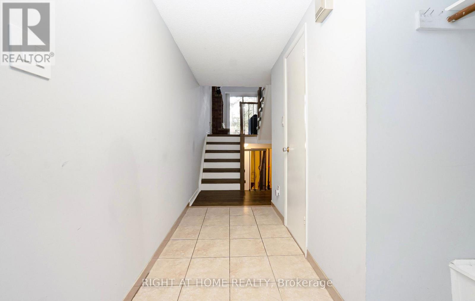 9 - 4165 Fieldgate Drive, Mississauga, Ontario  L4W 2M9 - Photo 8 - W13060390