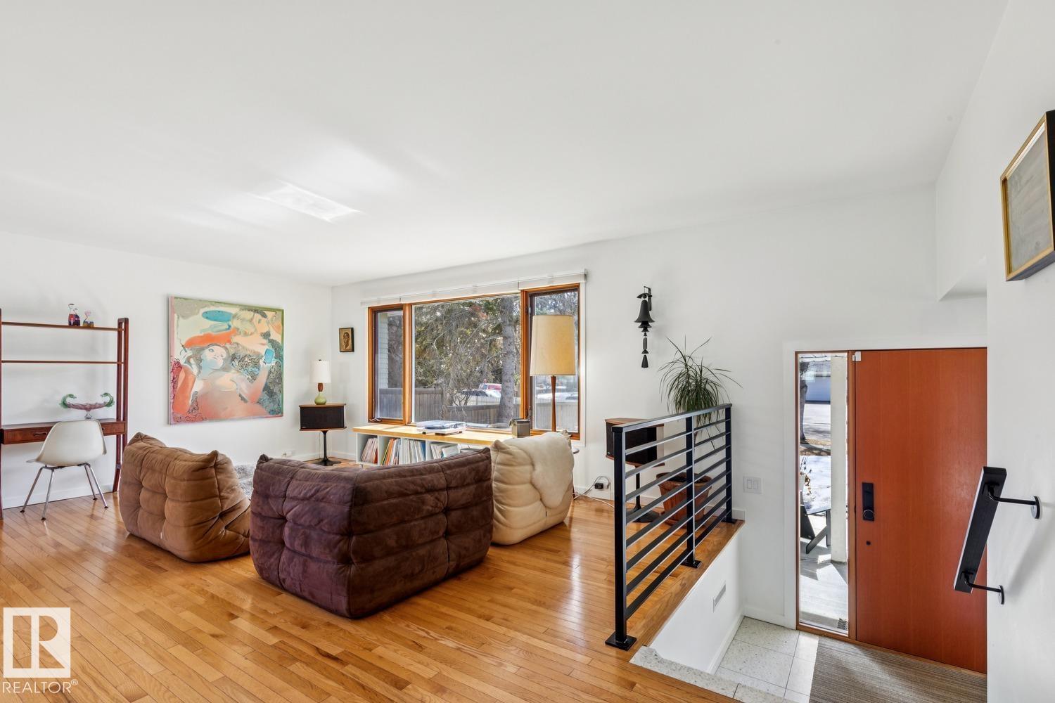 15608 75 Av Nw, Edmonton, Alberta  T5R 2Z3 - Photo 3 - E4482521