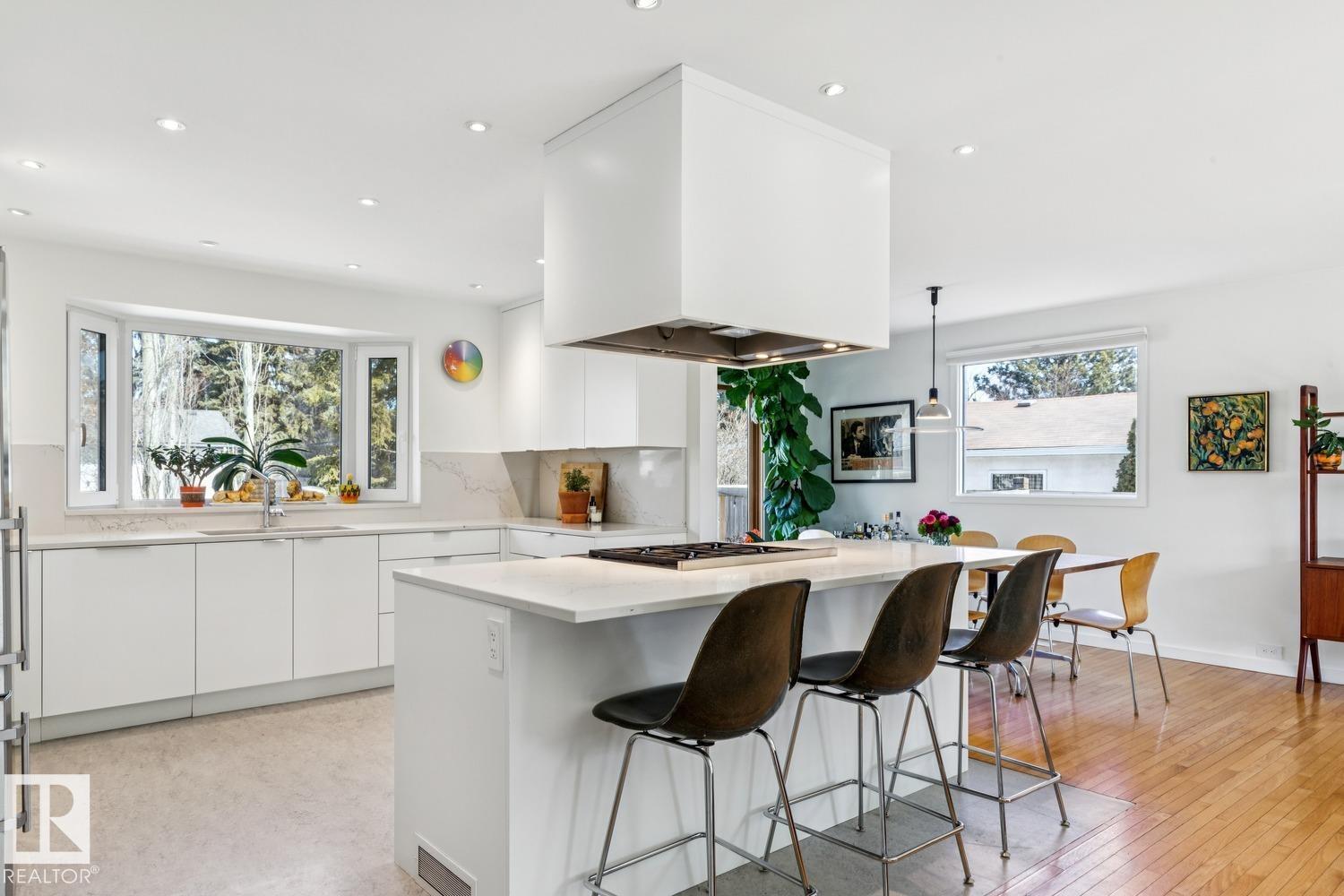 15608 75 AV NW, Edmonton, Alberta