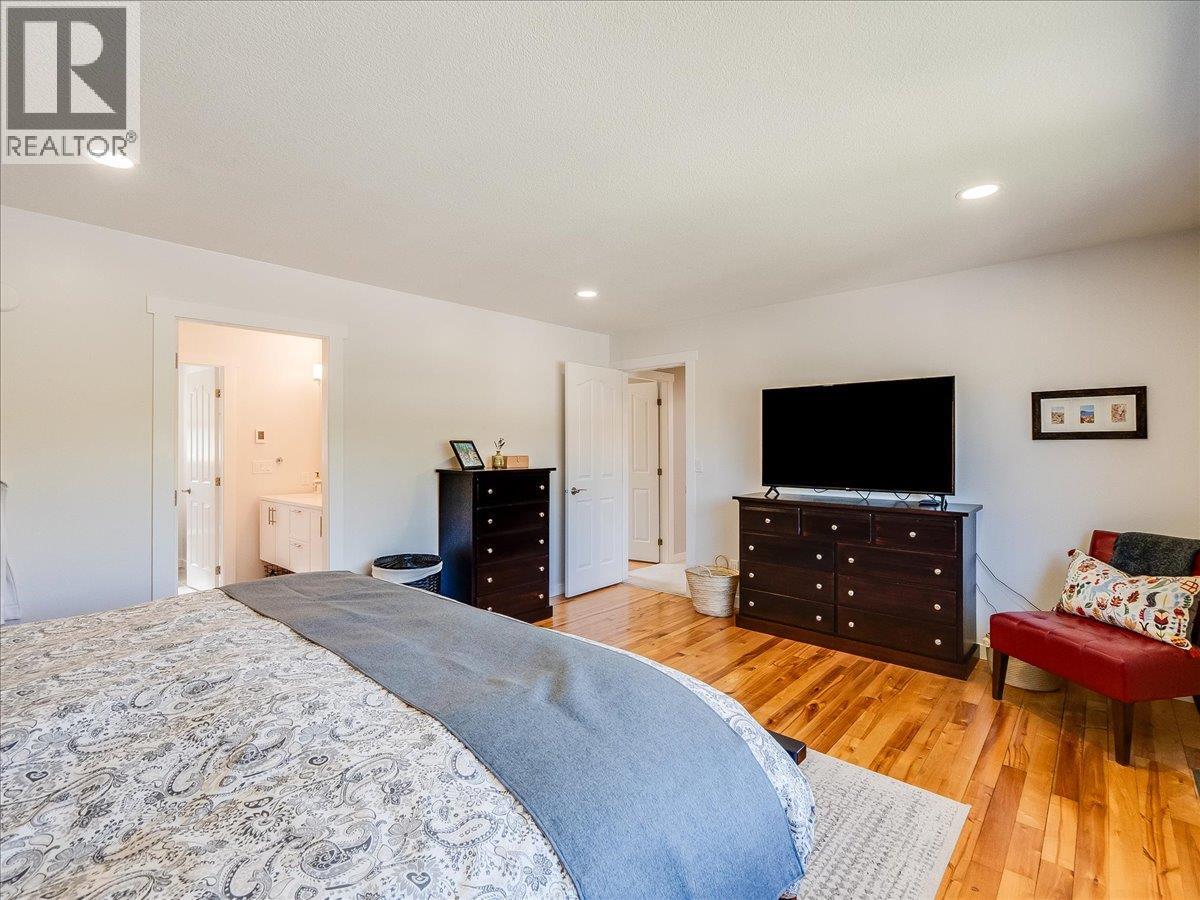 3312 Southridge Drive, Castlegar, British Columbia  V1N 4G1 - Photo 27 - 10385224