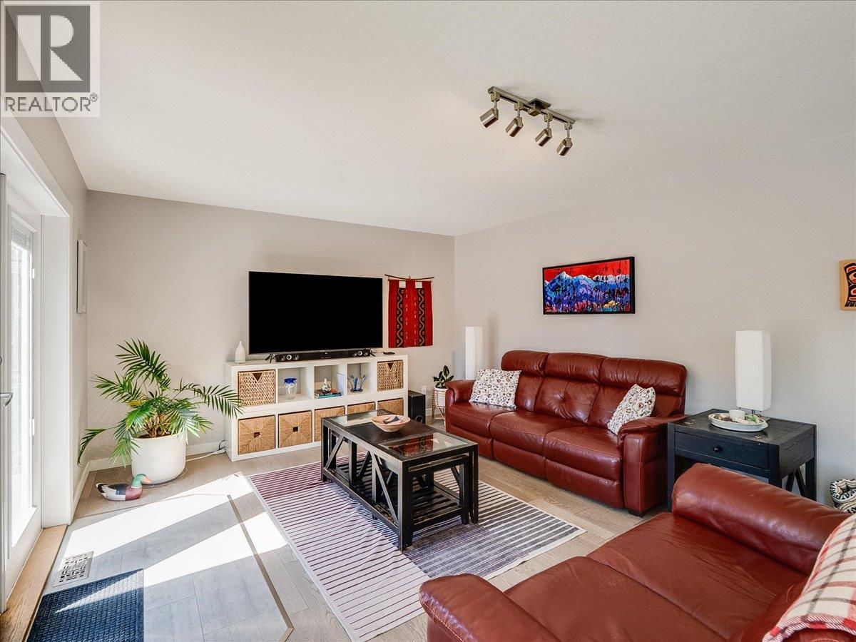 3312 Southridge Drive, Castlegar, British Columbia  V1N 4G1 - Photo 13 - 10385224