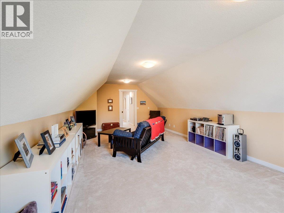 3312 Southridge Drive, Castlegar, British Columbia  V1N 4G1 - Photo 33 - 10385224