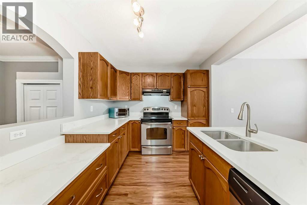 31 Coventry Road NE, Calgary, Alberta  T3K 5M9 - Photo 7 - A2292502