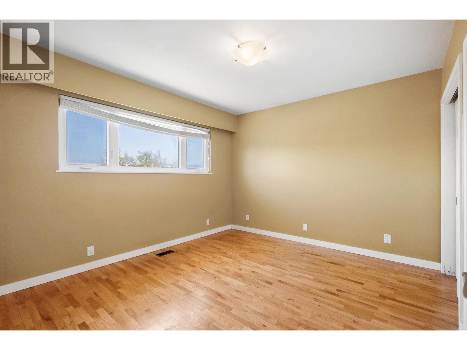 7621 Elliott Street, Vancouver, British Columbia  V5S 2N8 - Photo 11 - R3117565