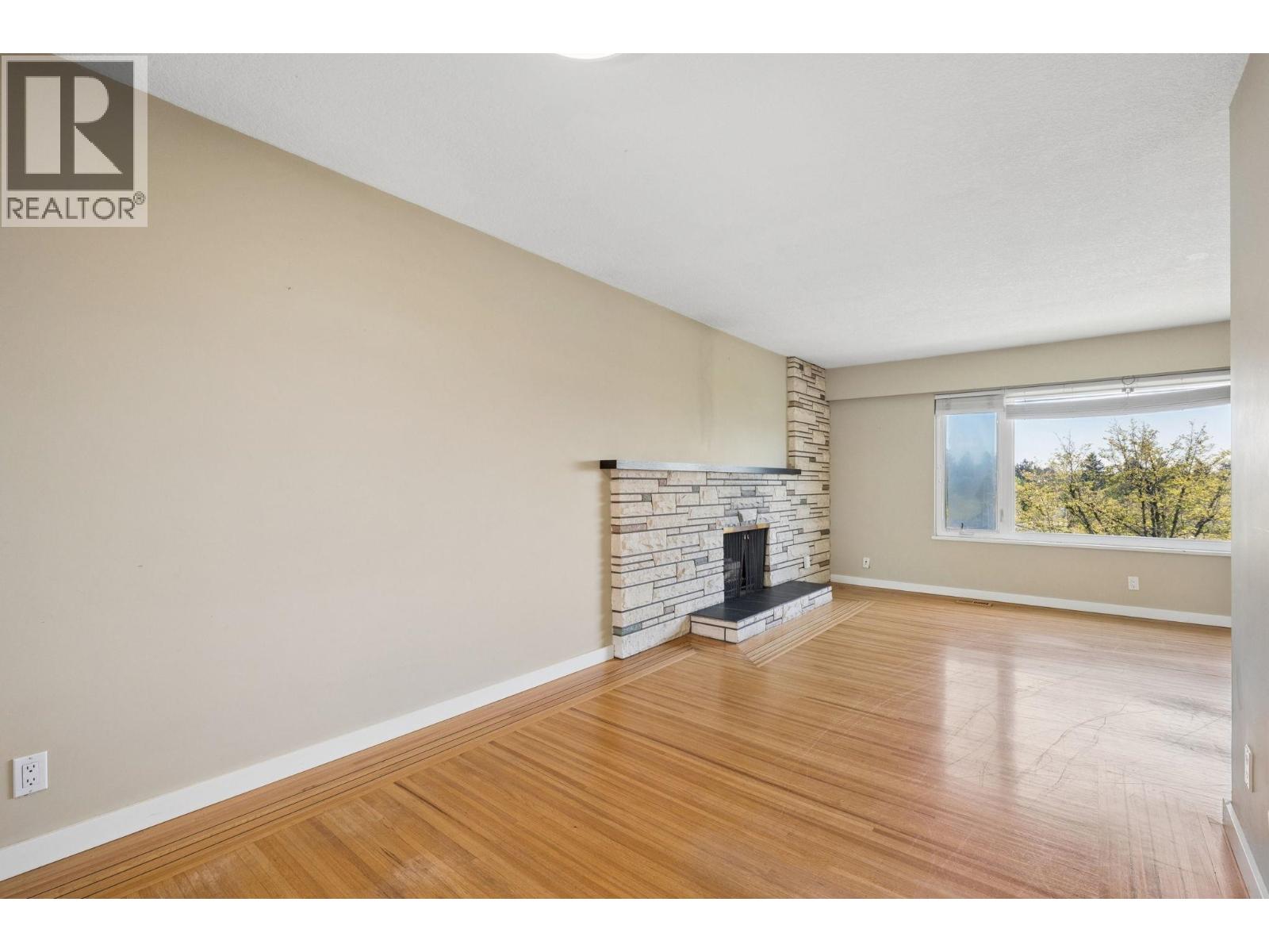 7621 Elliott Street, Vancouver, British Columbia  V5S 2N8 - Photo 4 - R3117565