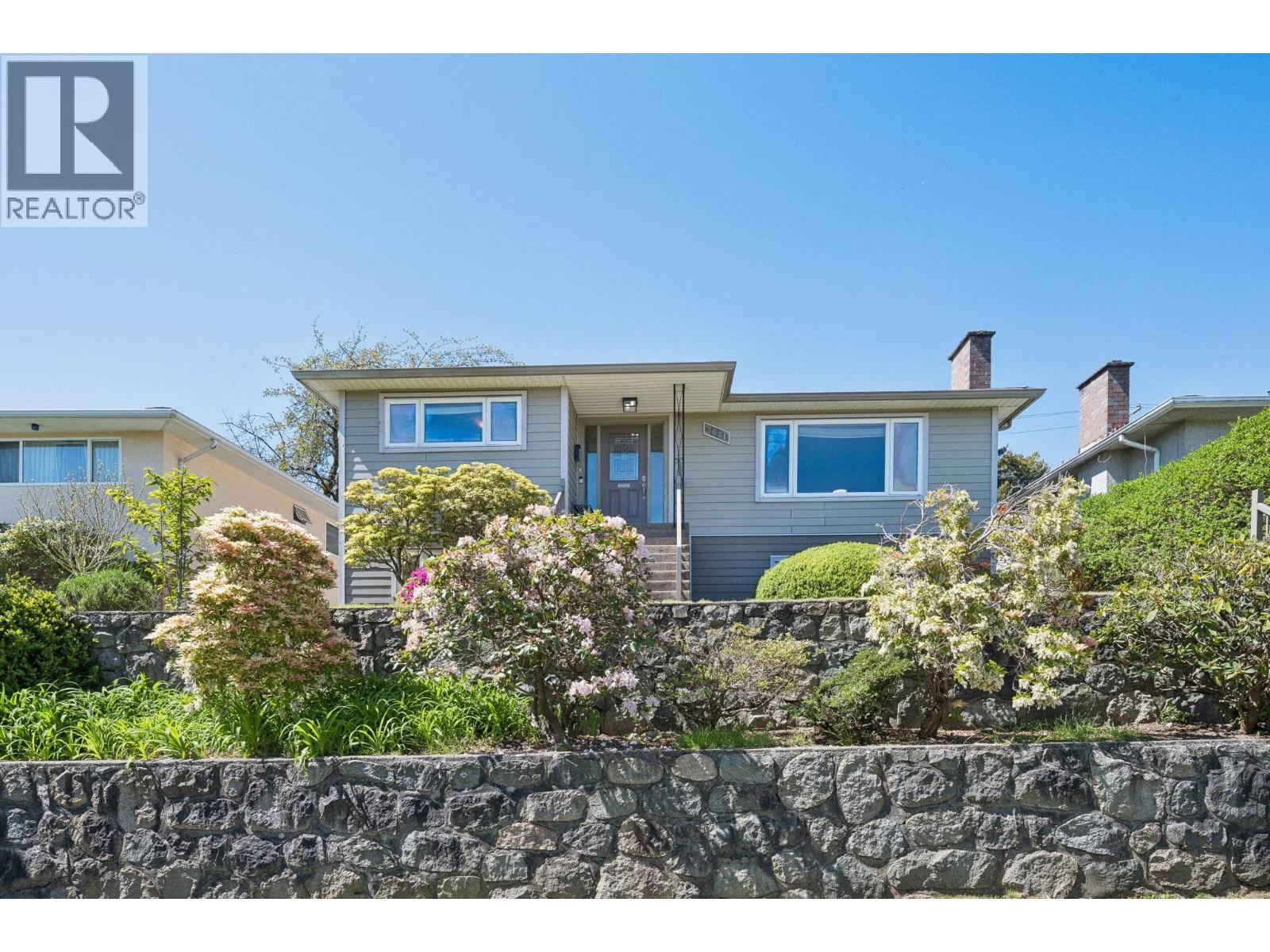 7621 Elliott Street, Vancouver, British Columbia  V5S 2N8 - Photo 2 - R3117565