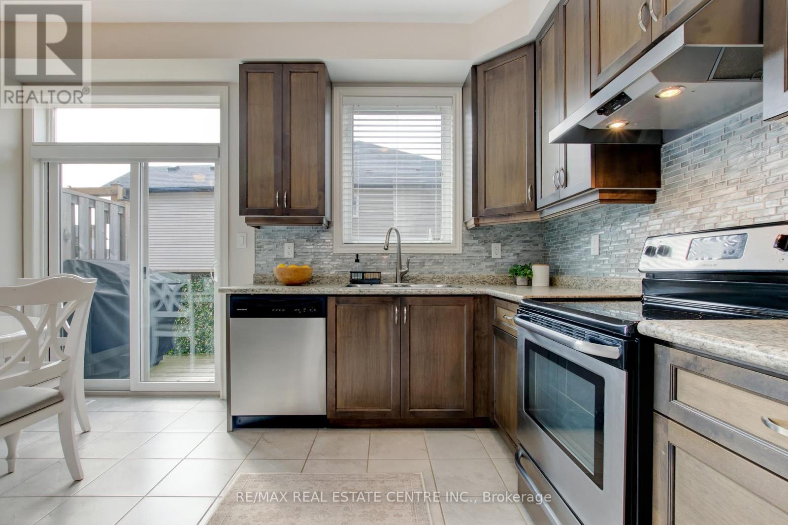 4 - 247 Festival Way, Hamilton, Ontario  L0R 1C0 - Photo 13 - X13060434