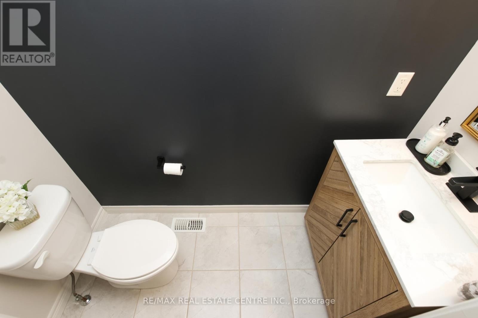 4 - 247 Festival Way, Hamilton, Ontario  L0R 1C0 - Photo 23 - X13060434