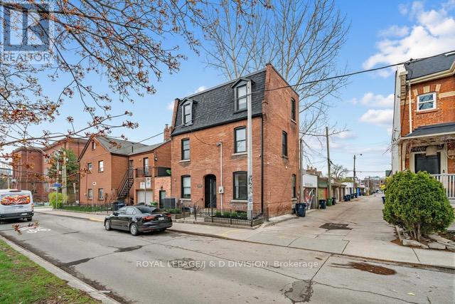 194 SHAW STREET, Toronto, Ontario