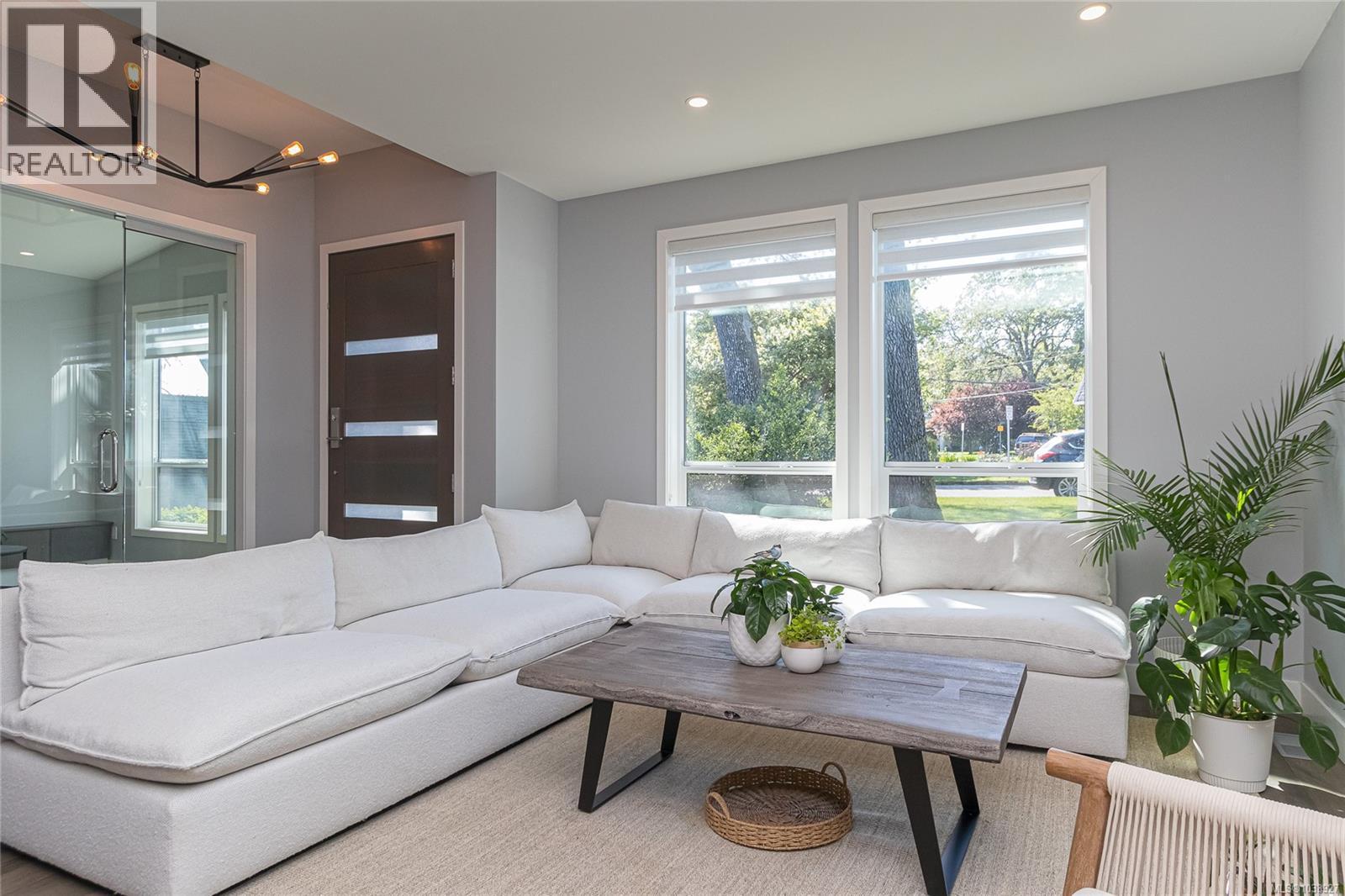 909 Bank St, Victoria, British Columbia