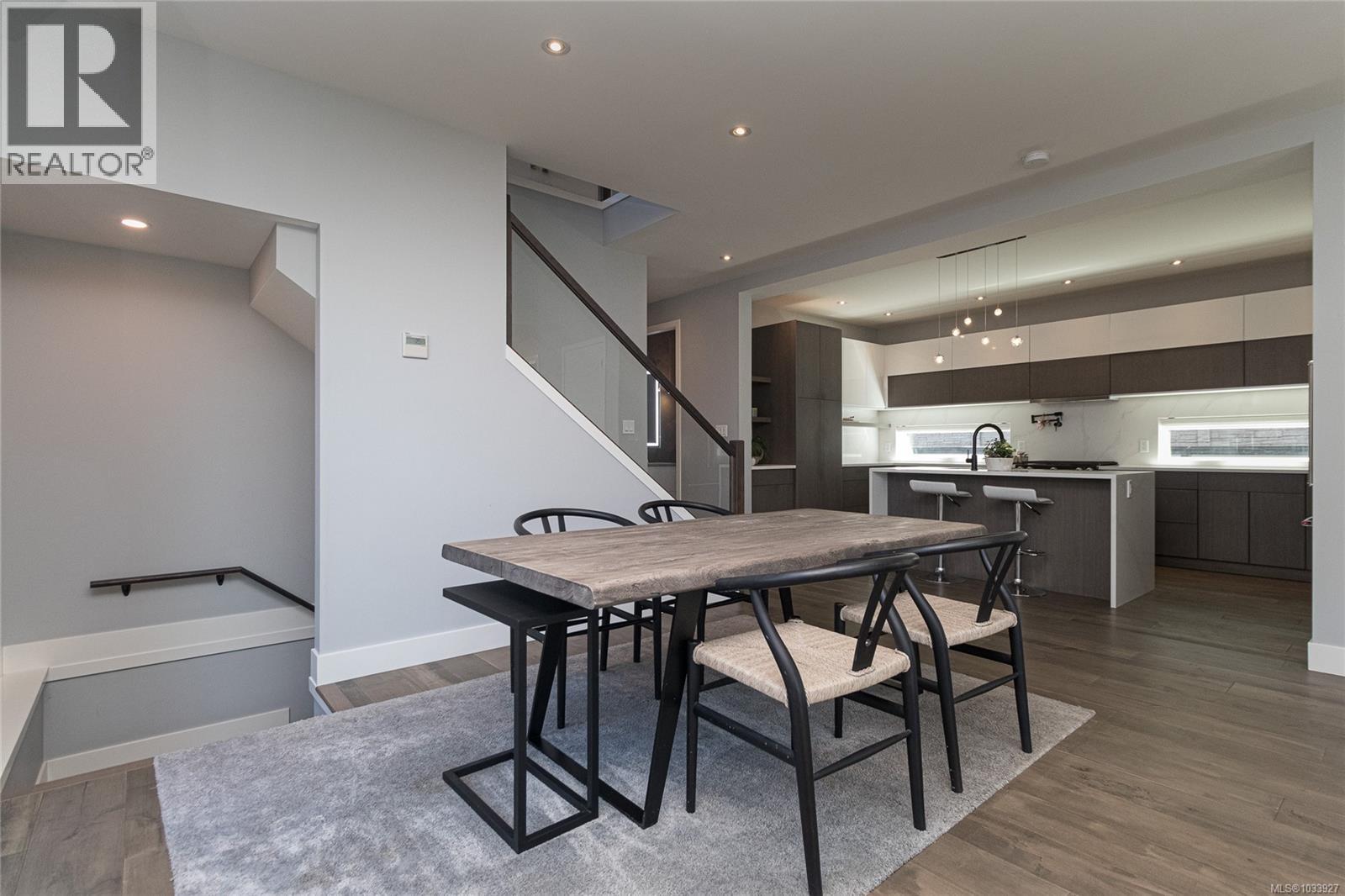 909 Bank St, Victoria, British Columbia  V8S 4B1 - Photo 11 - 1033927