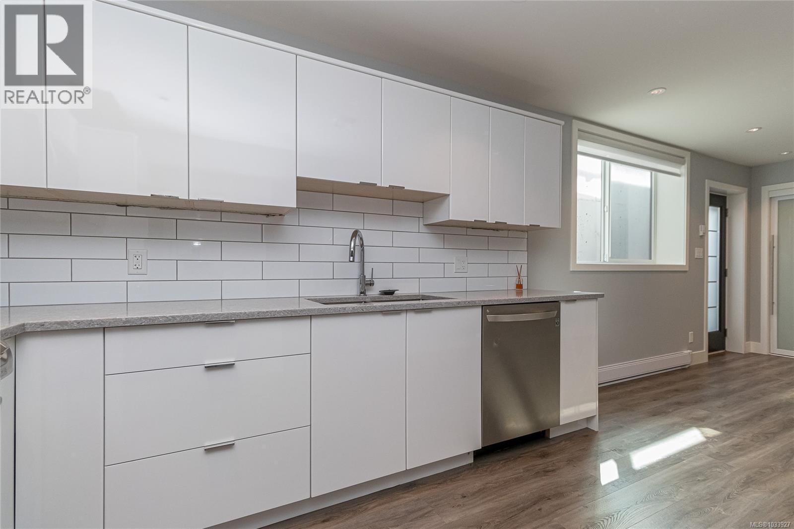 909 Bank St, Victoria, British Columbia  V8S 4B1 - Photo 27 - 1033927