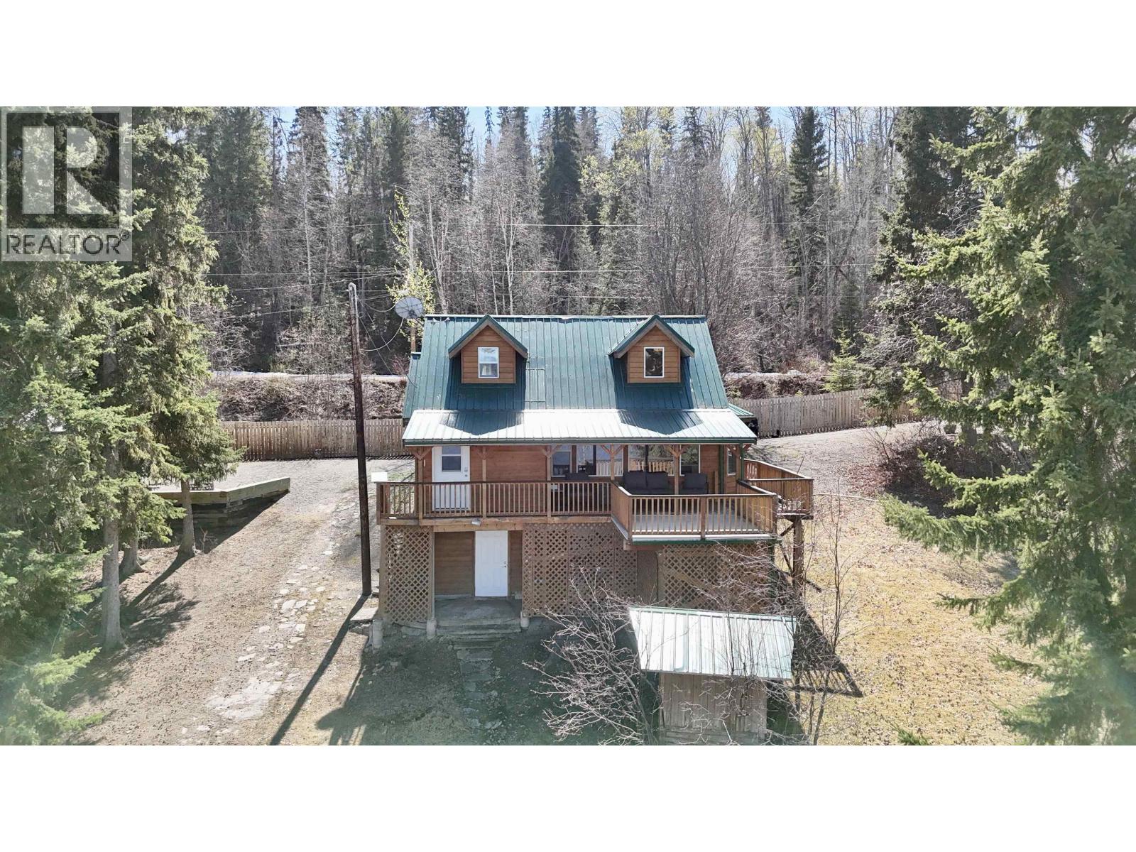 1753 Simon Bay Road, Fraser Lake, British Columbia  V0J 1S0 - Photo 6 - R3117198