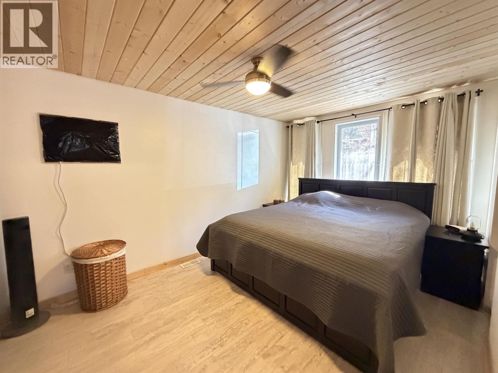 1753 Simon Bay Road, Fraser Lake, British Columbia  V0J 1S0 - Photo 20 - R3117198