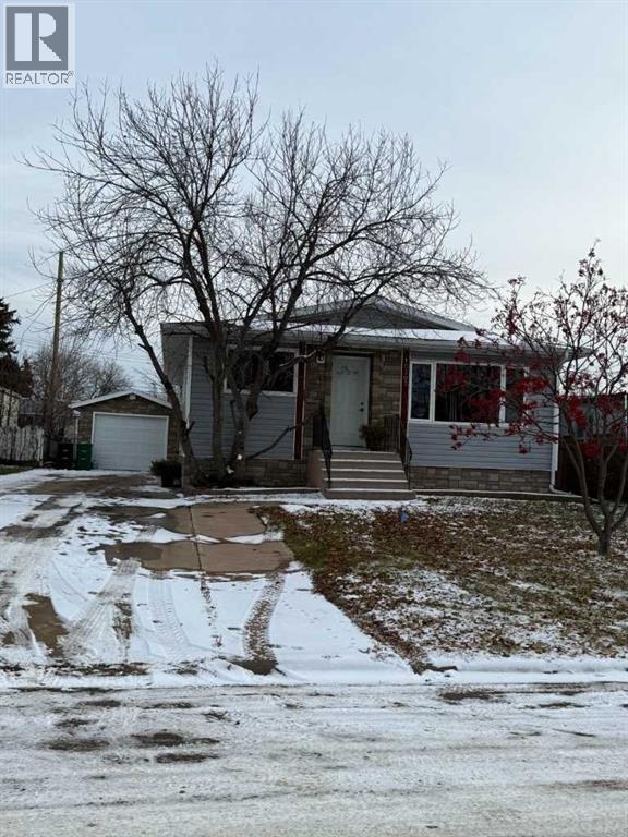 10303 105 Street W, High Level, Alberta  T0H 1Z0 - Photo 1 - A2269988