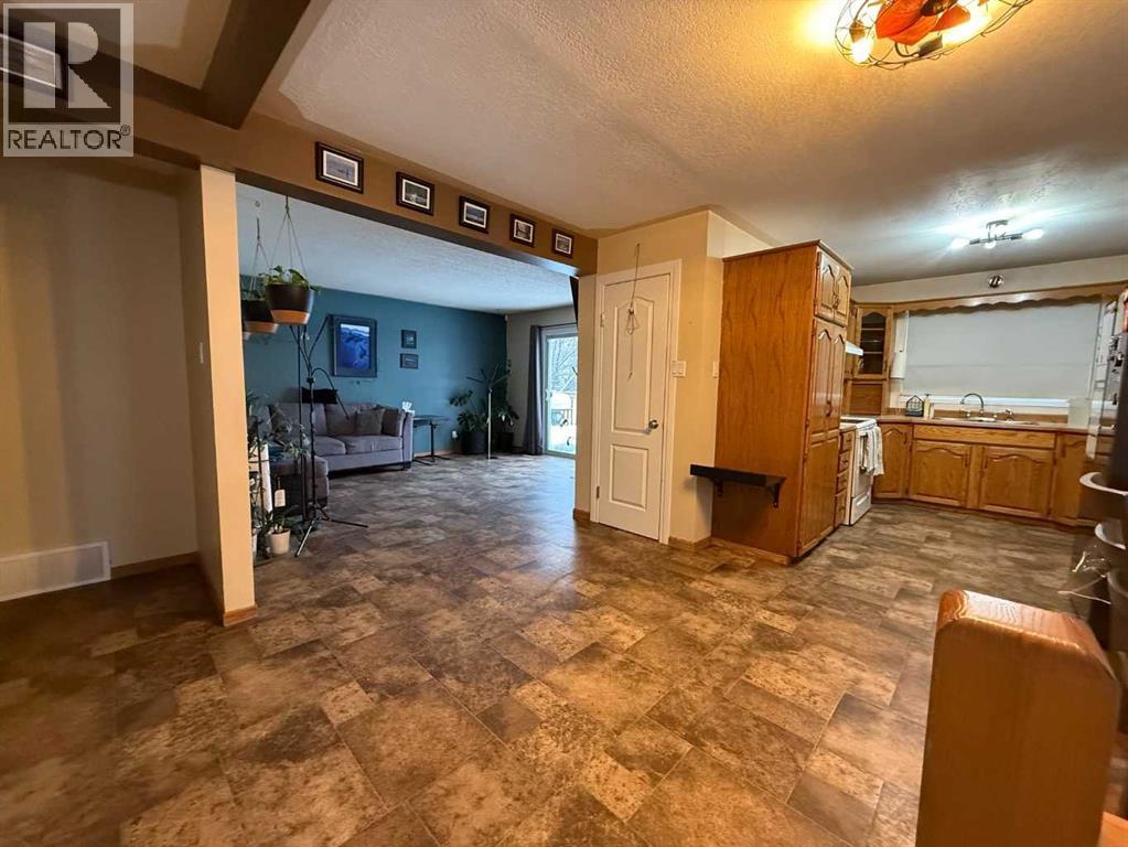 10402 101 Street, High Level, Alberta  T0H 1Z0 - Photo 3 - A2282284