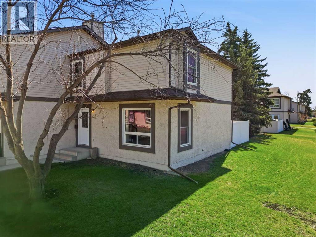 221 Deerpoint Lane SE, Calgary, Alberta