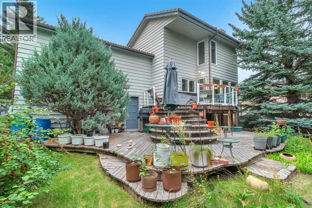 656 Coach Grove Road SW, Calgary, Alberta  T3H 1C6 - Photo 20 - A2304869