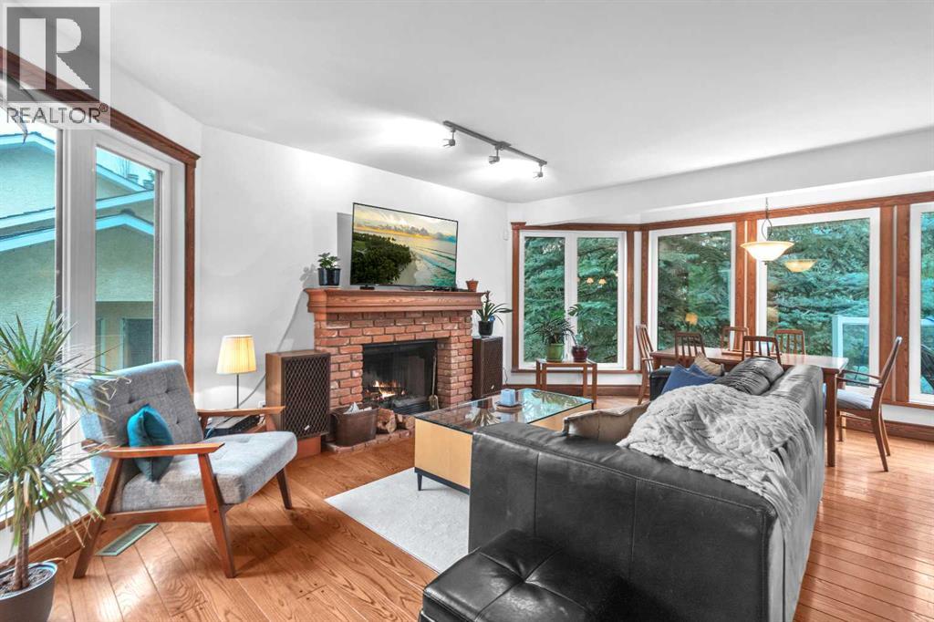 656 Coach Grove Road SW, Calgary, Alberta  T3H 1C6 - Photo 7 - A2304869
