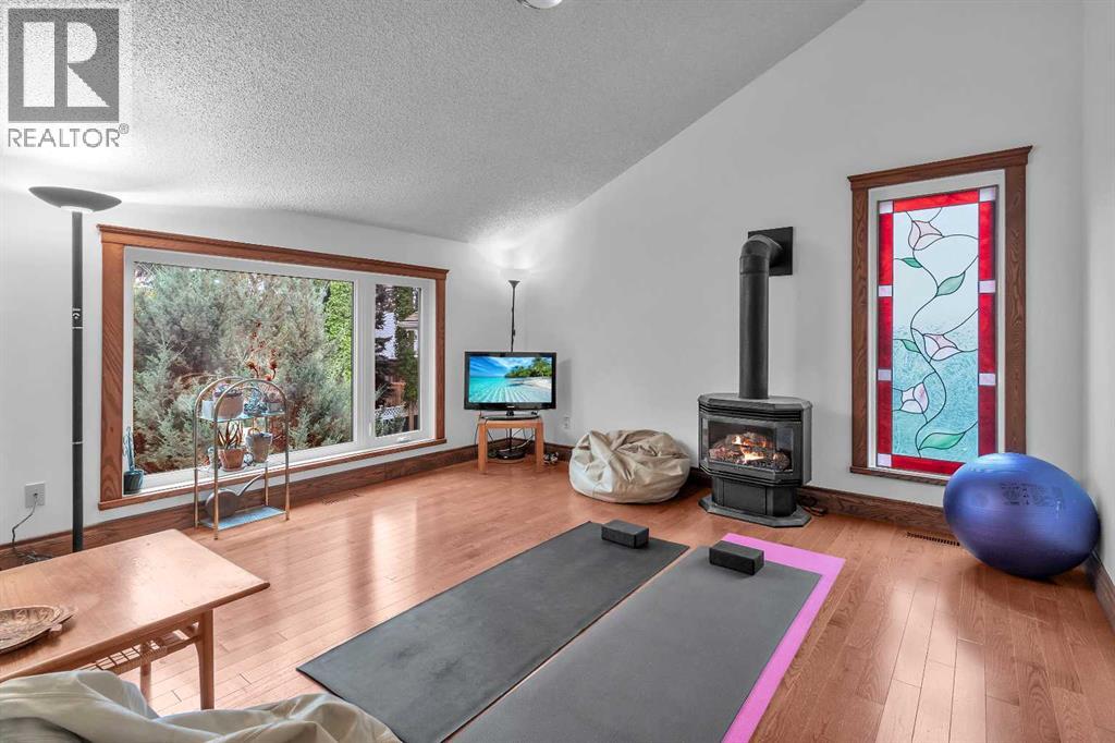 656 Coach Grove Road SW, Calgary, Alberta  T3H 1C6 - Photo 9 - A2304869