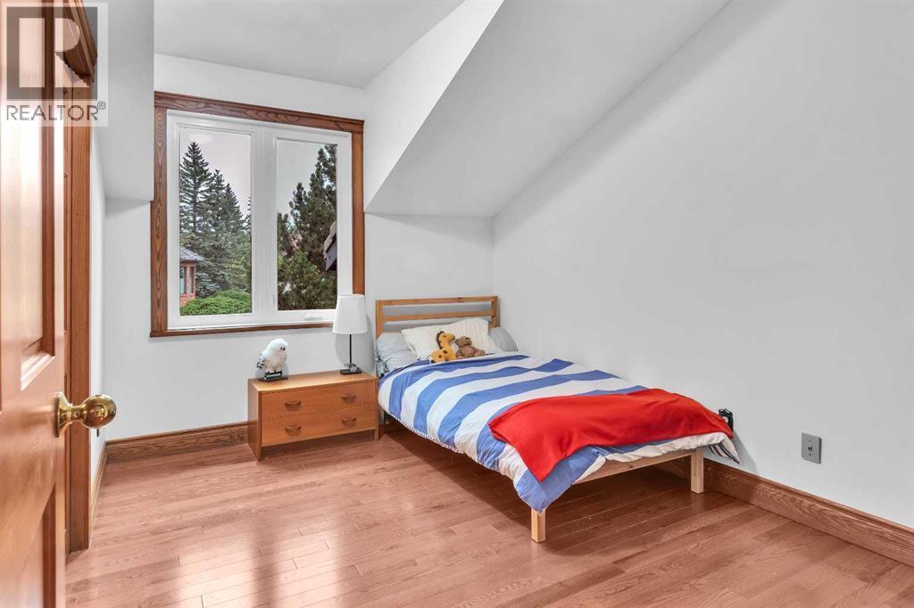 656 Coach Grove Road SW, Calgary, Alberta  T3H 1C6 - Photo 10 - A2304869