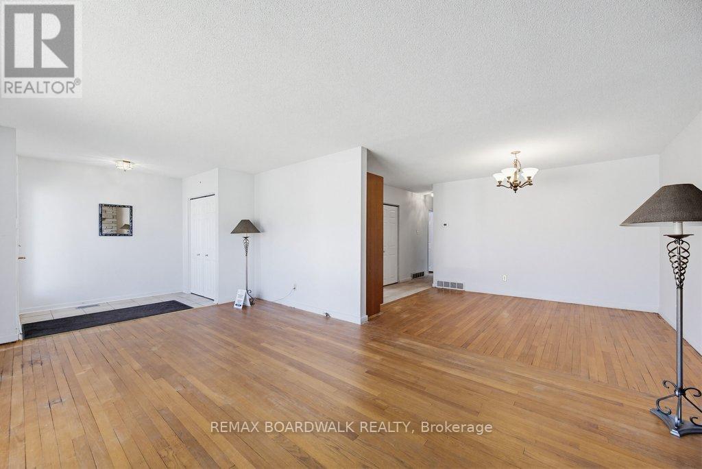 1274 Maitland Avenue, Ottawa, Ontario  K2C 2C6 - Photo 6 - X12966942