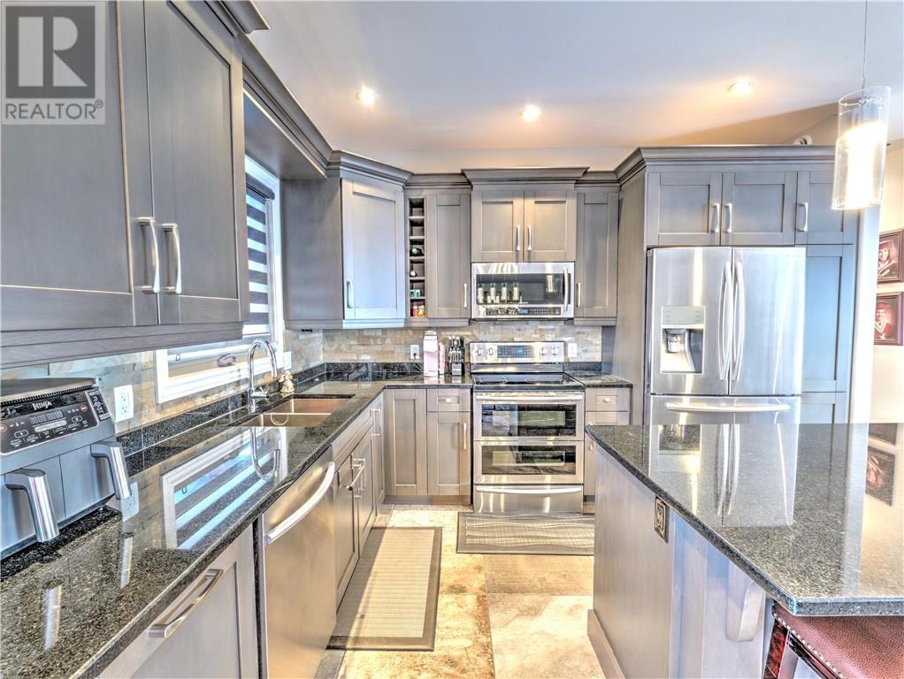 1093 Cloverdale Court, Blezard Valley, Ontario  P0M 1E0 - Photo 10 - 2126905