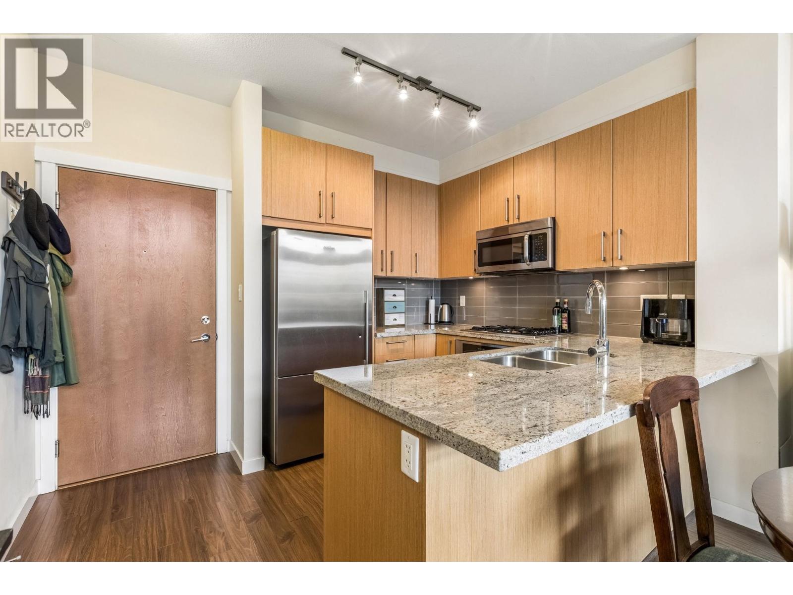 404 159 W 22nd Street, North Vancouver, British Columbia  V7M 0B6 - Photo 11 - R3117596