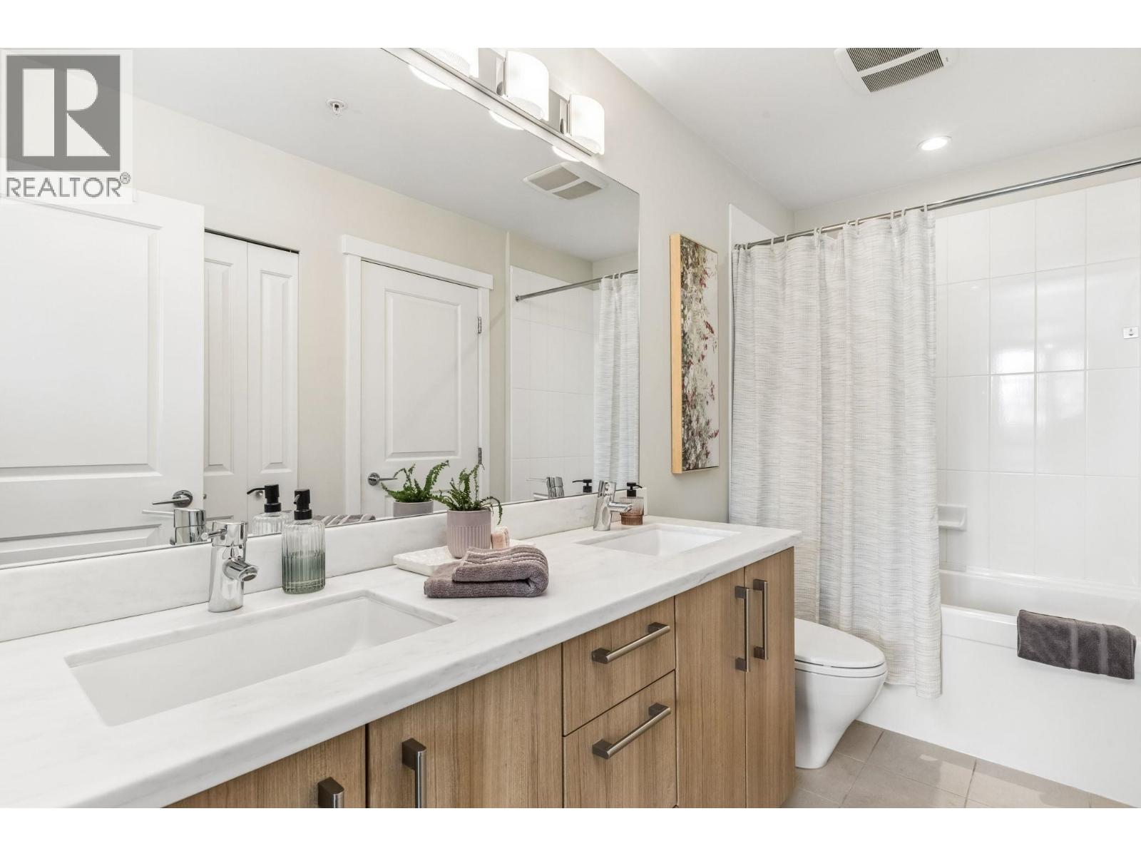 404 159 W 22nd Street, North Vancouver, British Columbia  V7M 0B6 - Photo 13 - R3117596