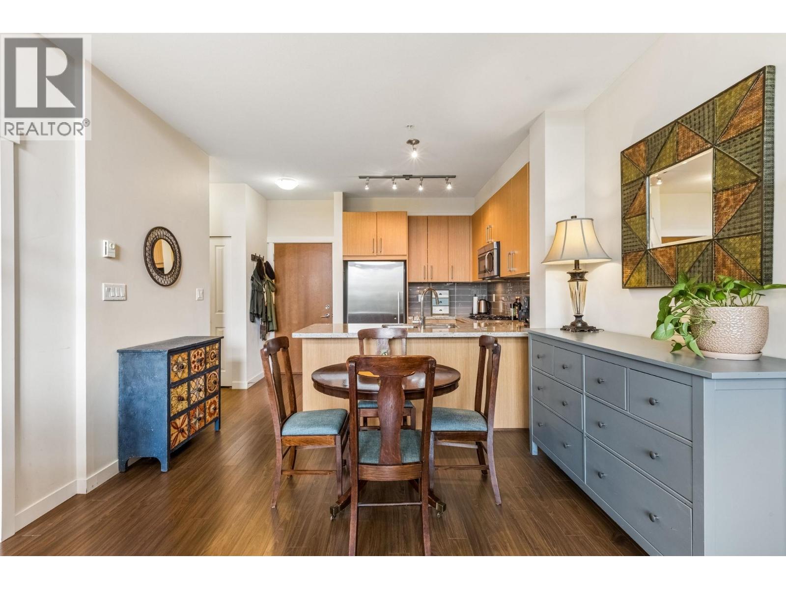 404 159 W 22nd Street, North Vancouver, British Columbia  V7M 0B6 - Photo 6 - R3117596