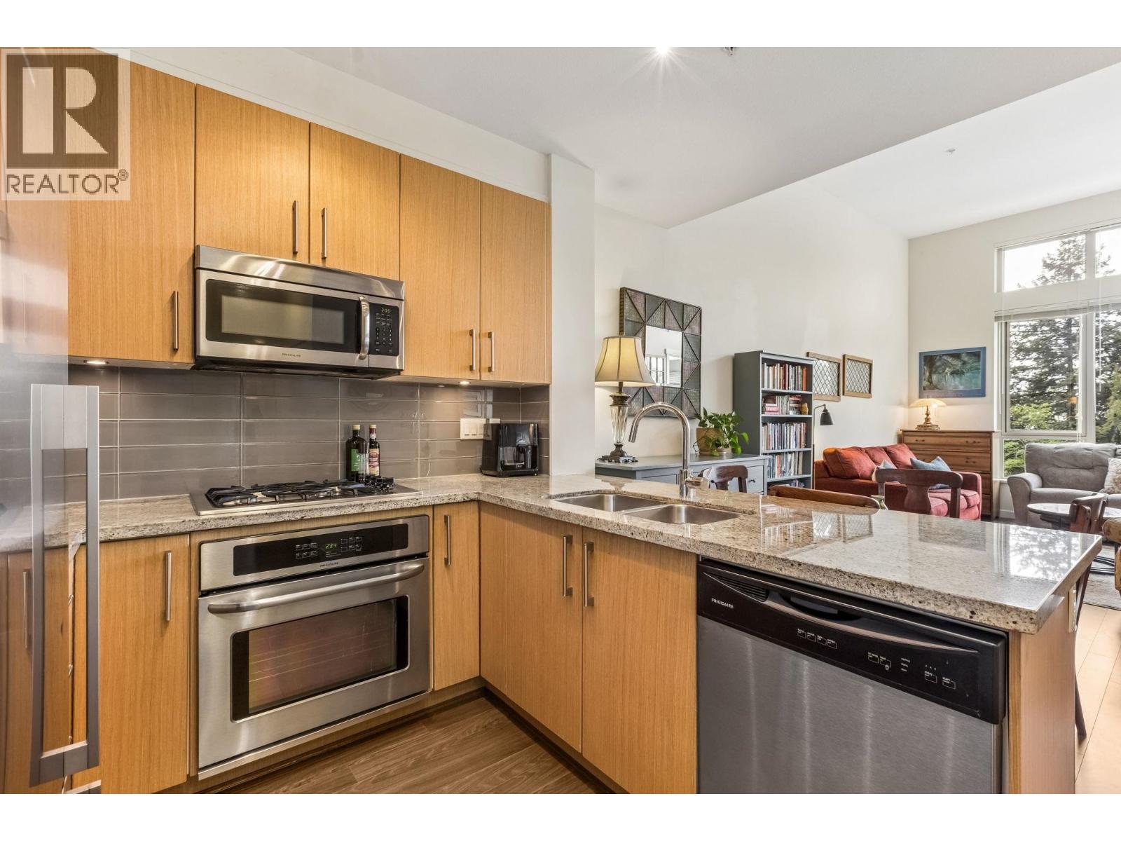 404 159 W 22nd Street, North Vancouver, British Columbia  V7M 0B6 - Photo 9 - R3117596