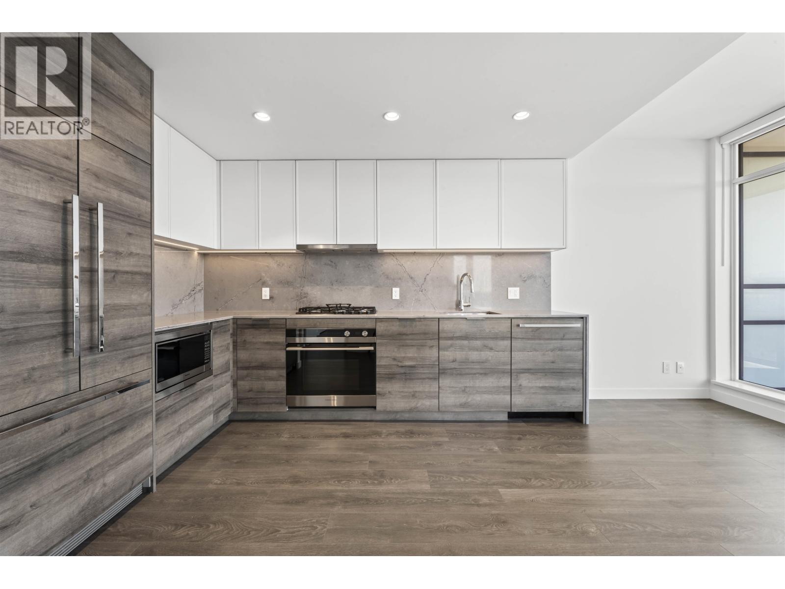 1203 1045 Austin Avenue, Coquitlam, British Columbia  V3K 3H5 - Photo 2 - R3117604