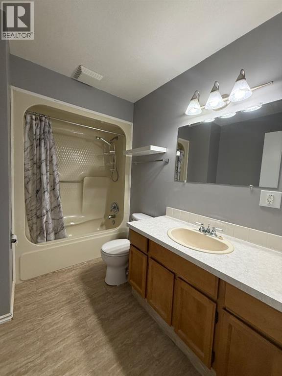5004 43rd Street, High Prairie, Alberta  T0G 1E0 - Photo 11 - A2280284