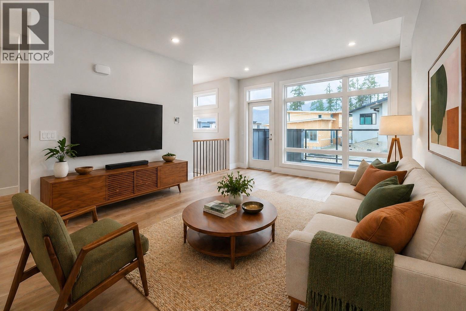 3425 Hilltown Drive Unit# 5, Kelowna, British Columbia  V1V 2B5 - Photo 1 - 10378173